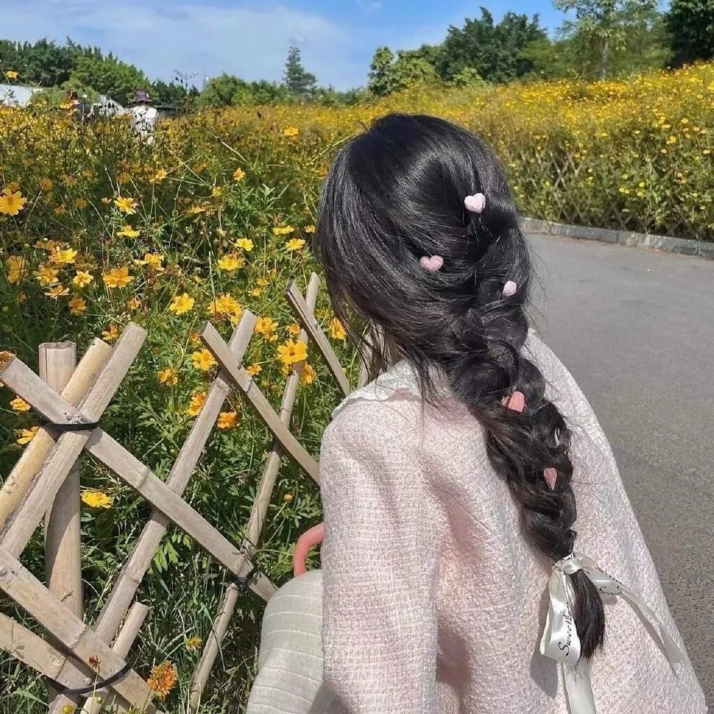 不可触及的拥抱